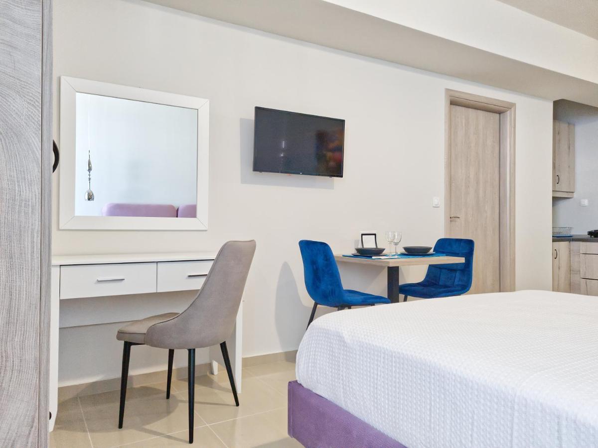 Epipleon Luxury Suites -104- Δωμάτιο 35Τμ Με Βεράντα 35Τμ Μπροστά Στη Θάλασσα Nafpaktos Extérieur photo
