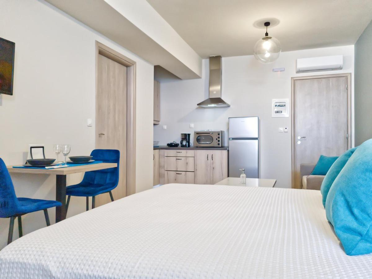 Epipleon Luxury Suites -104- Δωμάτιο 35Τμ Με Βεράντα 35Τμ Μπροστά Στη Θάλασσα Nafpaktos Extérieur photo