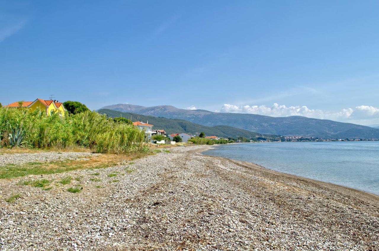 Epipleon Luxury Suites -104- Δωμάτιο 35Τμ Με Βεράντα 35Τμ Μπροστά Στη Θάλασσα Nafpaktos Extérieur photo